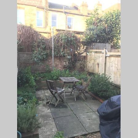 Charming Garden Flat With 2 Large Bedrooms London Exterior photo